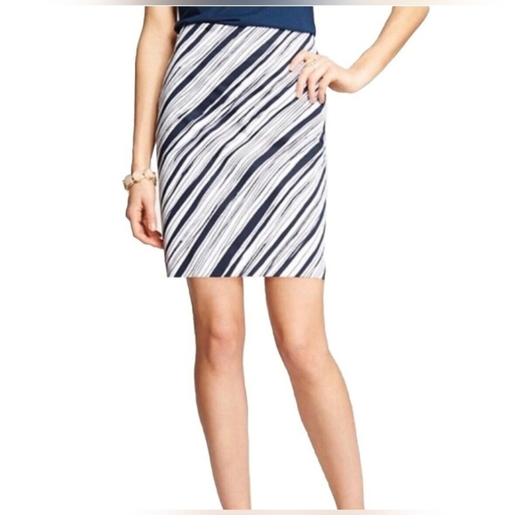 ANN TAYLOR MADISON SKIRT NAVY STRIPE STRAIGHT SKIRT Feminine Career Women’s 8 - Picture 1 of 10